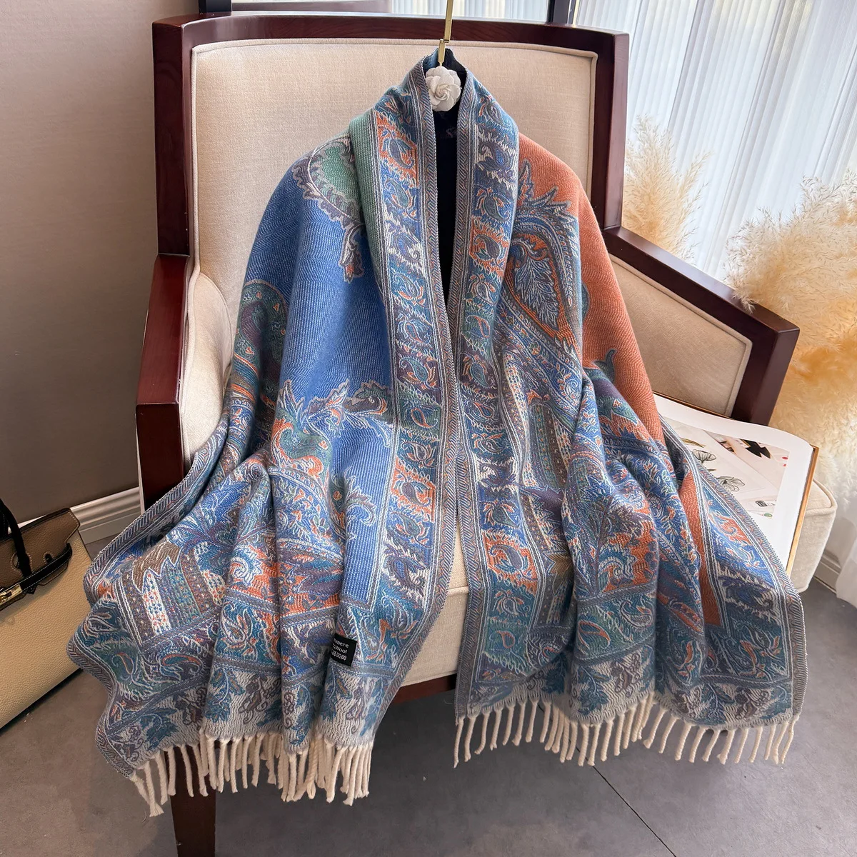 

New core-spun yarn cashew nut long fringed shawl travel photo vintage ethnic style dual-purpose warm scarf