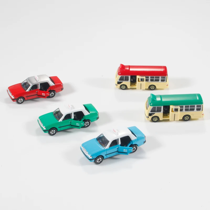 다카라 토미 레드 화이트 박스 시뮬레이션 합금 자동차 모델 장난감 홍콩 미니 버스 택시 모델 수집용 데스크탑 장식품에 적합