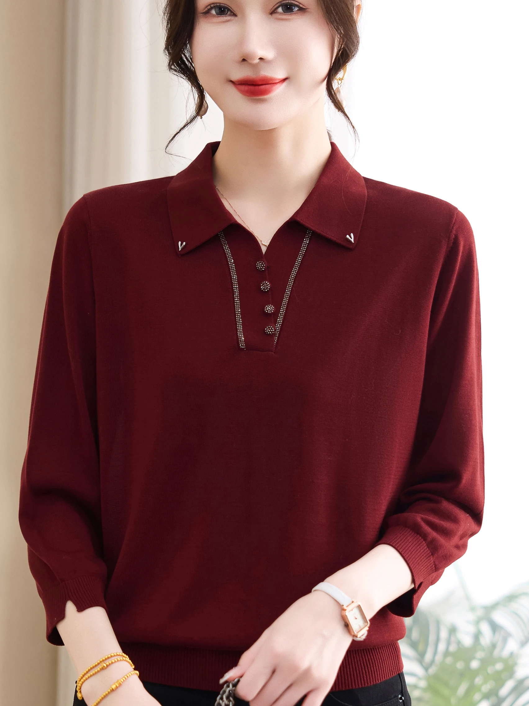 

Весенне-осенний свободный трикотажный топ с бриллиантовой отделкой и рукавом три четверти, с отложным воротником, для женщин среднего и старшего возраста