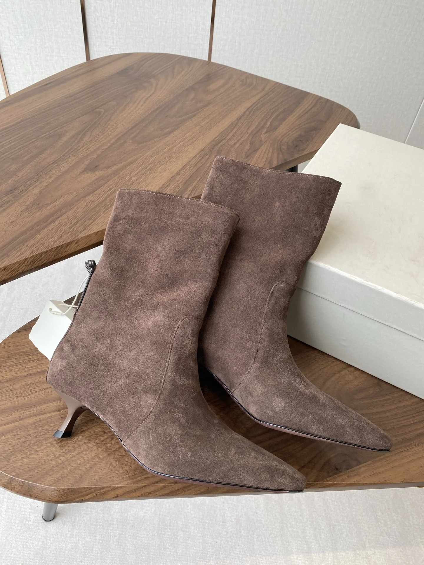 

Роскошные и популярные ботинки BC практичны, модные, удобные и универсальны. Простой и продвинутый праздничный подарок