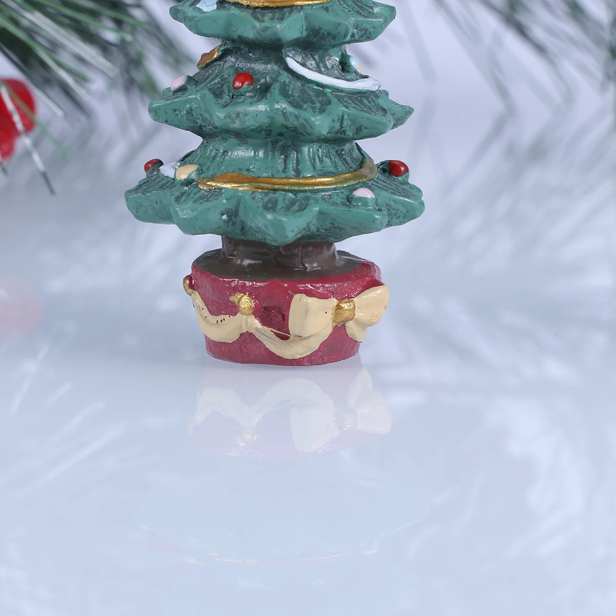 Mini Tabletop Christmas Tree Resin Ornament Aquarium Craft Adornment Miniature Desktop Decoration