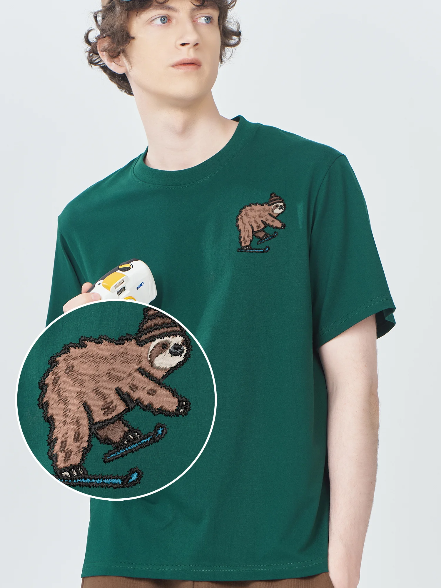 

New Arrival Funny Embroidered T Shirts Sloth Skiing Unisex Cotton Oversized Fashion Comfortable Summer Embroidery T-Shirt