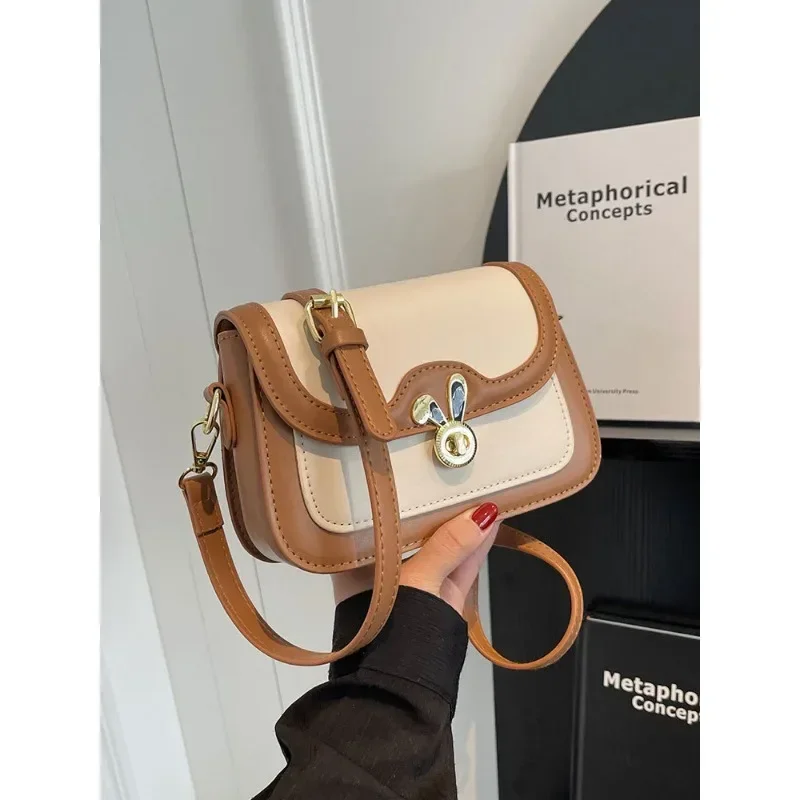 2023 tendencia de moda nuevo bolso de mujer de alta calidad nicho bolso de hombro tipo bandolera estilo caliente exquisito Popular pequeño bolso cuadrado