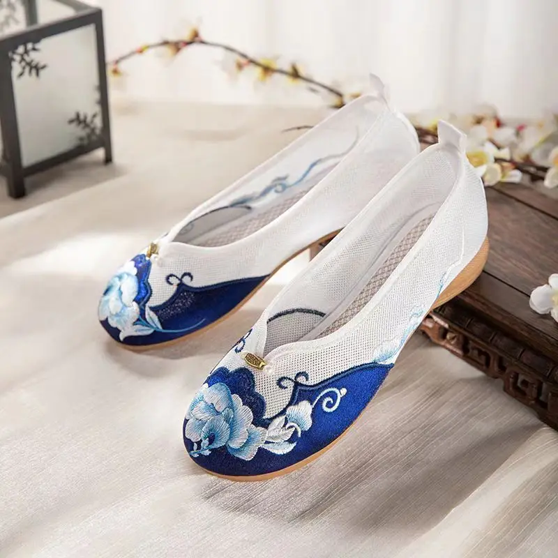 Woman's Spring Summer New Low Heel Embroidered Mesh Shoes Rubber Sole Non Slip Slip On Shallow Ethnic Style Retro Hanfu Shoes