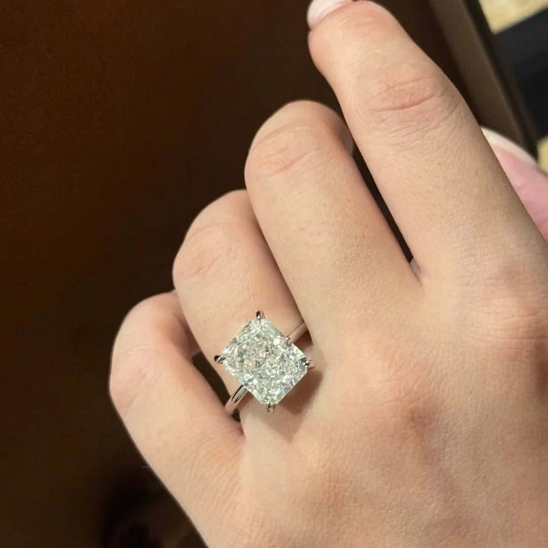 Luxury Focus 925 Silver Ring Inlaid with 5  carat Lab  grown Diamond 18K White Gold Plated Drop shipping available