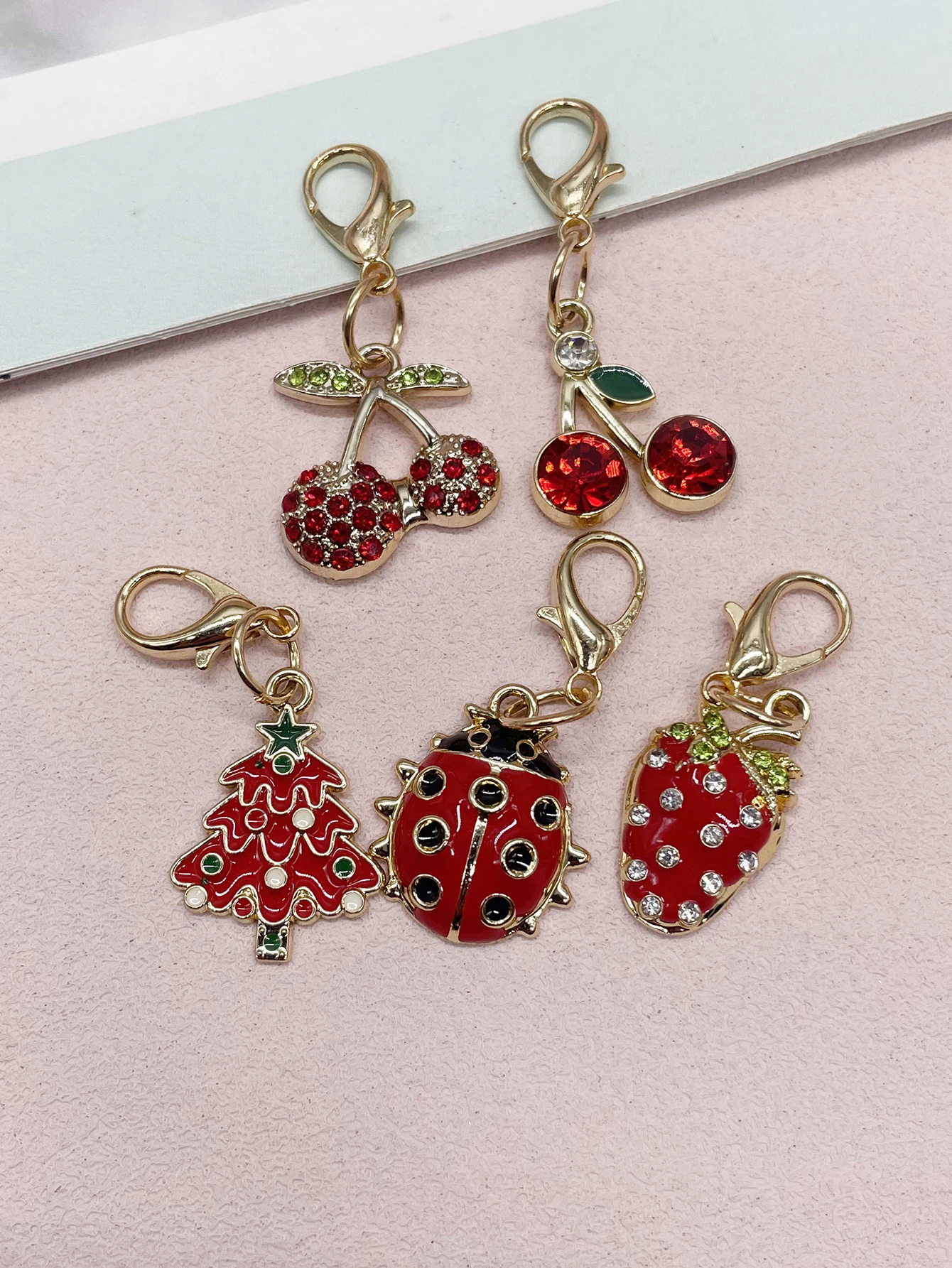 5PCS Erdbeeren Schuh Charms Kirsche Schuhe Dekorationen DIY Marienkäfer Schuh Anhänger Zubehör Mutlifunctional Baum Schuh Clips – Detail 3