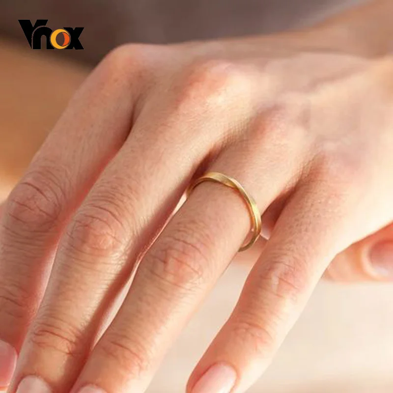 Vnox Minimalist 3mm Mobius Ring for Women Gold Color Stainless Steel Mathematical Mobius Band Stylish Lady Candid Jewelry