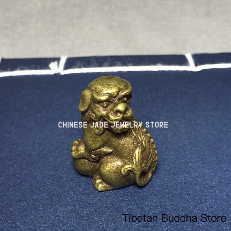 Antique-style pure copper lion figurine, miscellaneous collectibles, lion playing with a ball ornament symbolizing holding great
