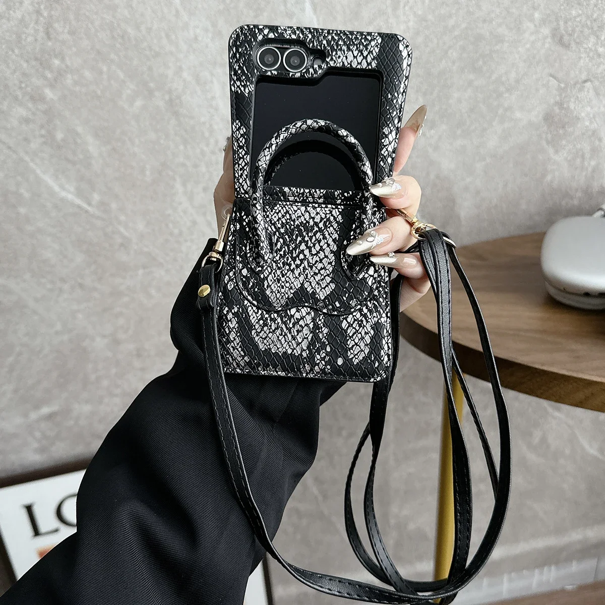 

Snake Skin Pattern Handbag Wristband Crossbody PU Leather Phone Case for Samsung Galaxy Z Flip 7 6 5 4 3 Shockproof Cover
