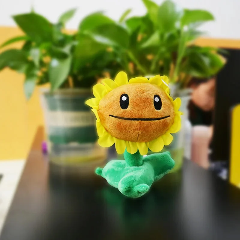 20cm Plants VS Zombies Peashooter Chomper SunFlower Cartoon Game Stuffed Toys Pendants Kid Gift  Plant Plush Doll Home Cuadros