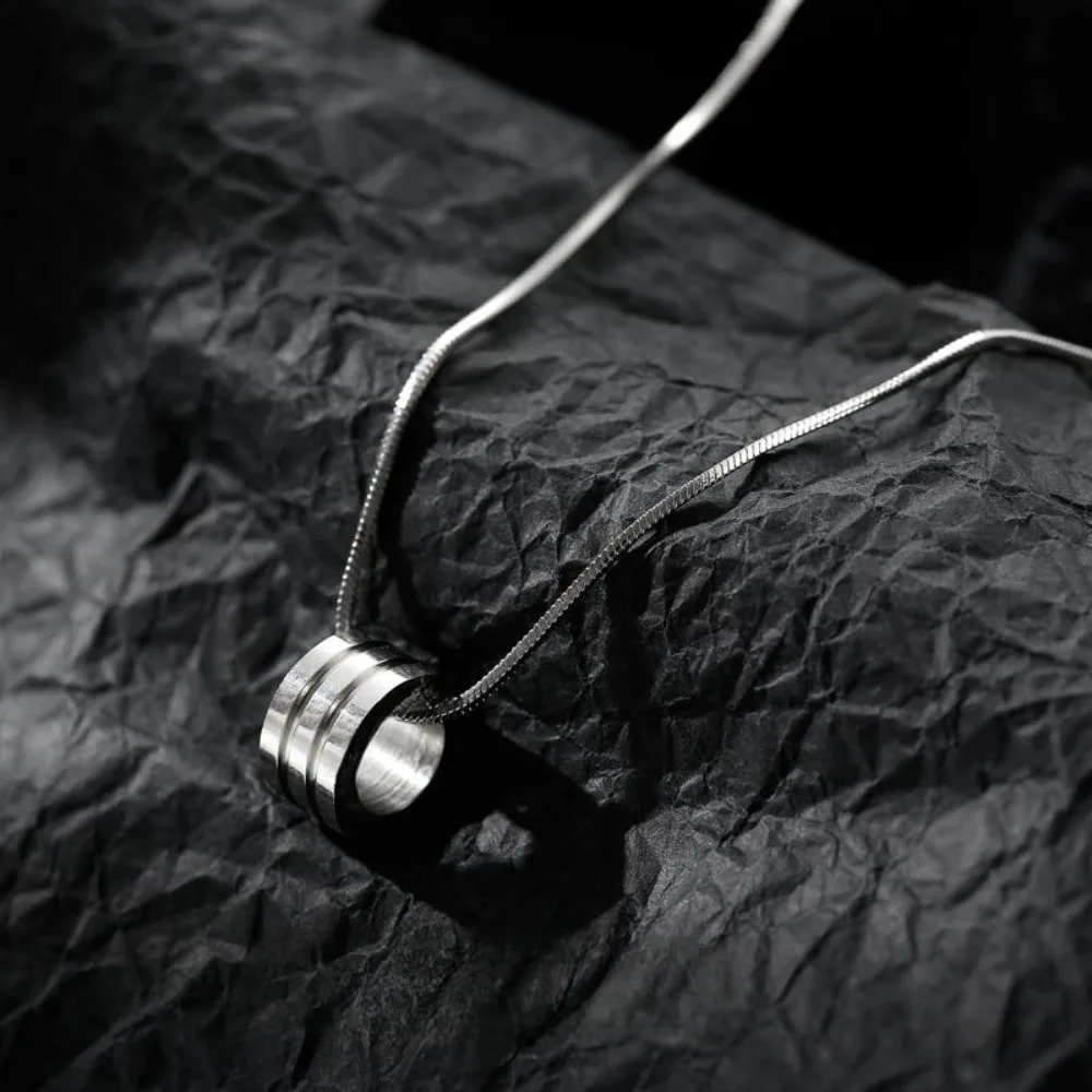 العصرية الرقبة مجوهرات الرجال دائرة بسيطة قلادة خمر الفولاذ المقاوم للصدأ مجوهرات الترقوة سلسلة قلادة للرجل تشوكير