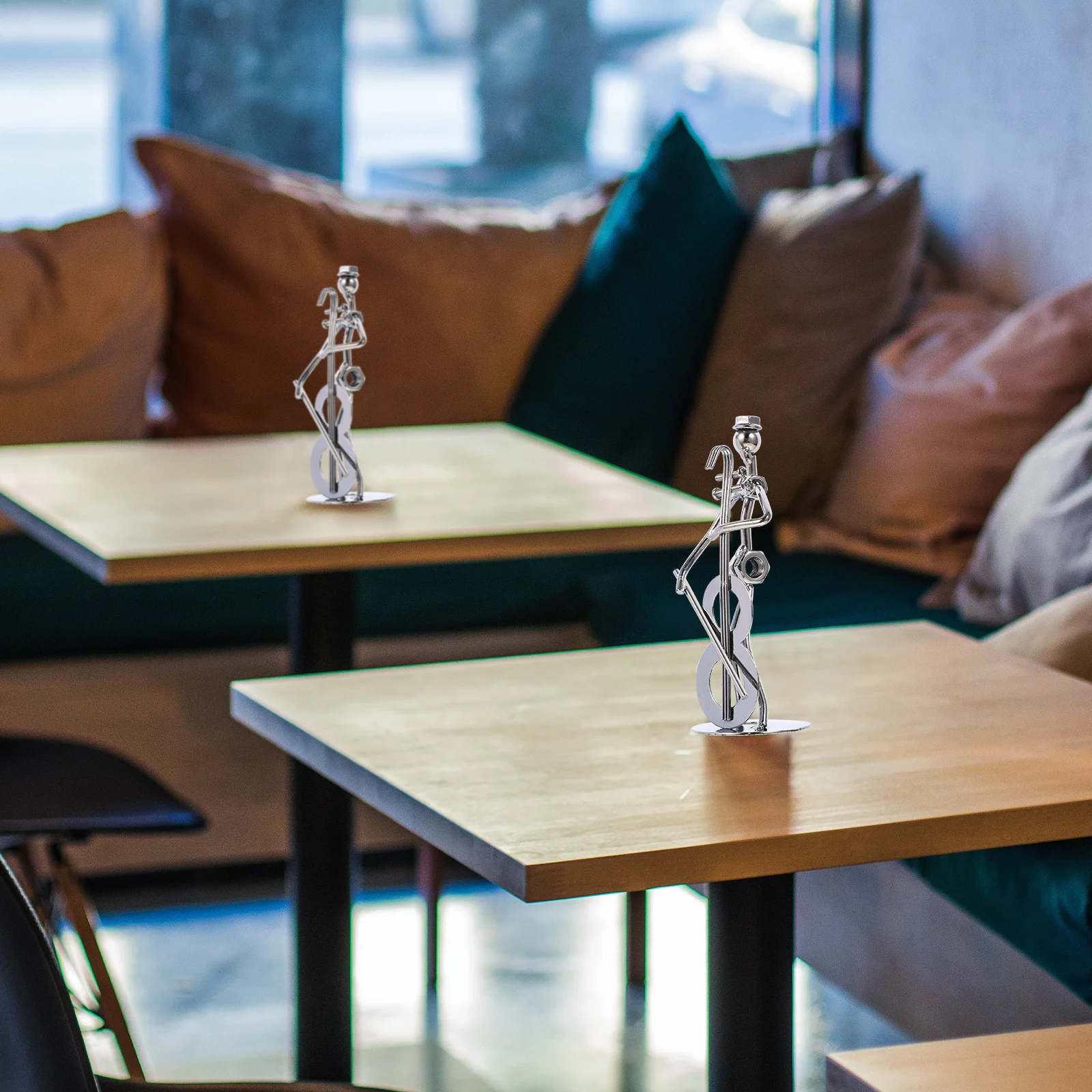 

1Pcs Creative Cello Musician Shaped Iron Ornament Decorative Craft for Living Room Bar Cafe Musician Shaped Craft