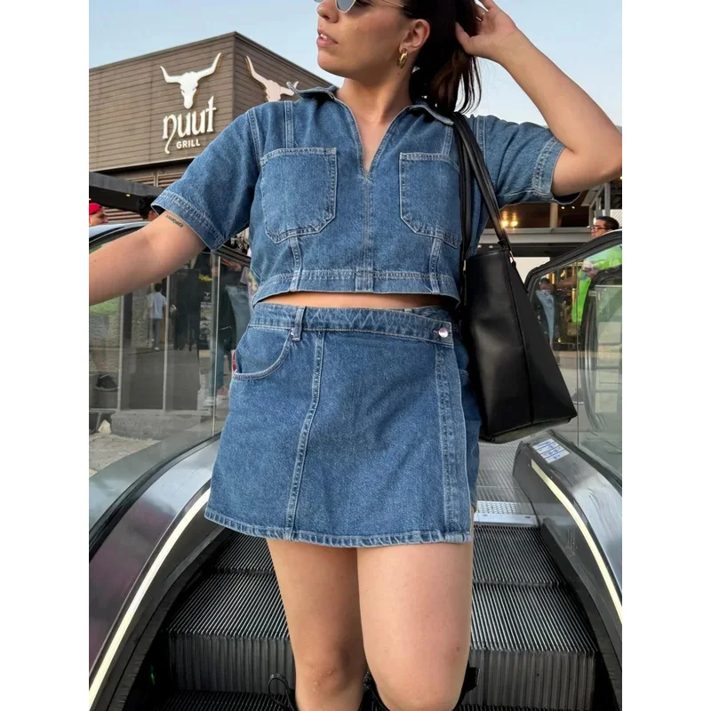 

Spring Women's Fashion V-neck Short Denim Shirt And Double Breasted Denim Skirt Set Casual Versatile Outfit for Women
