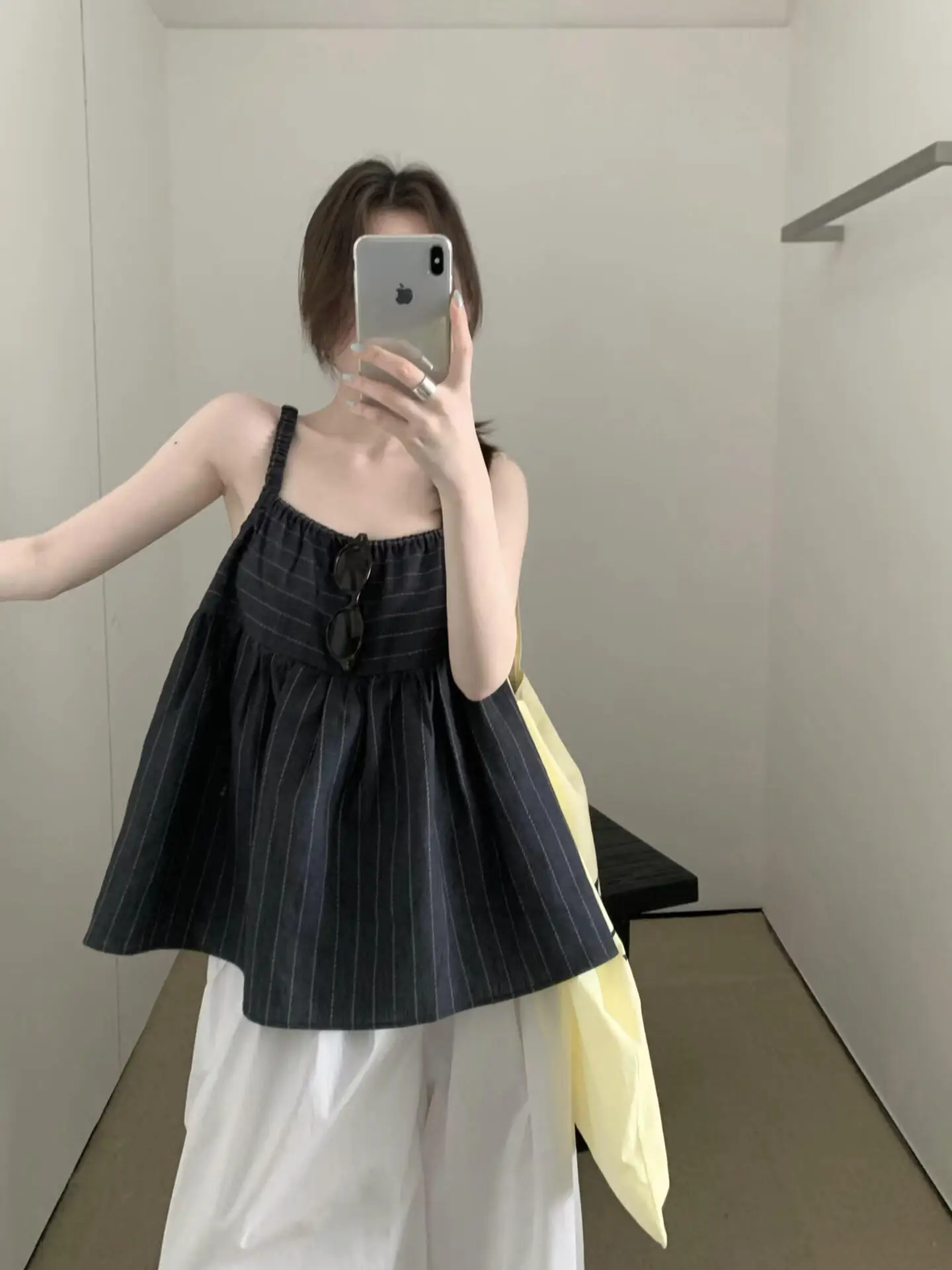 

Korean Striped Sleeveless Vest Women Summer Outdoor Loose Design Sensation Yunnan Travel Girl Feeling Black Strap Top