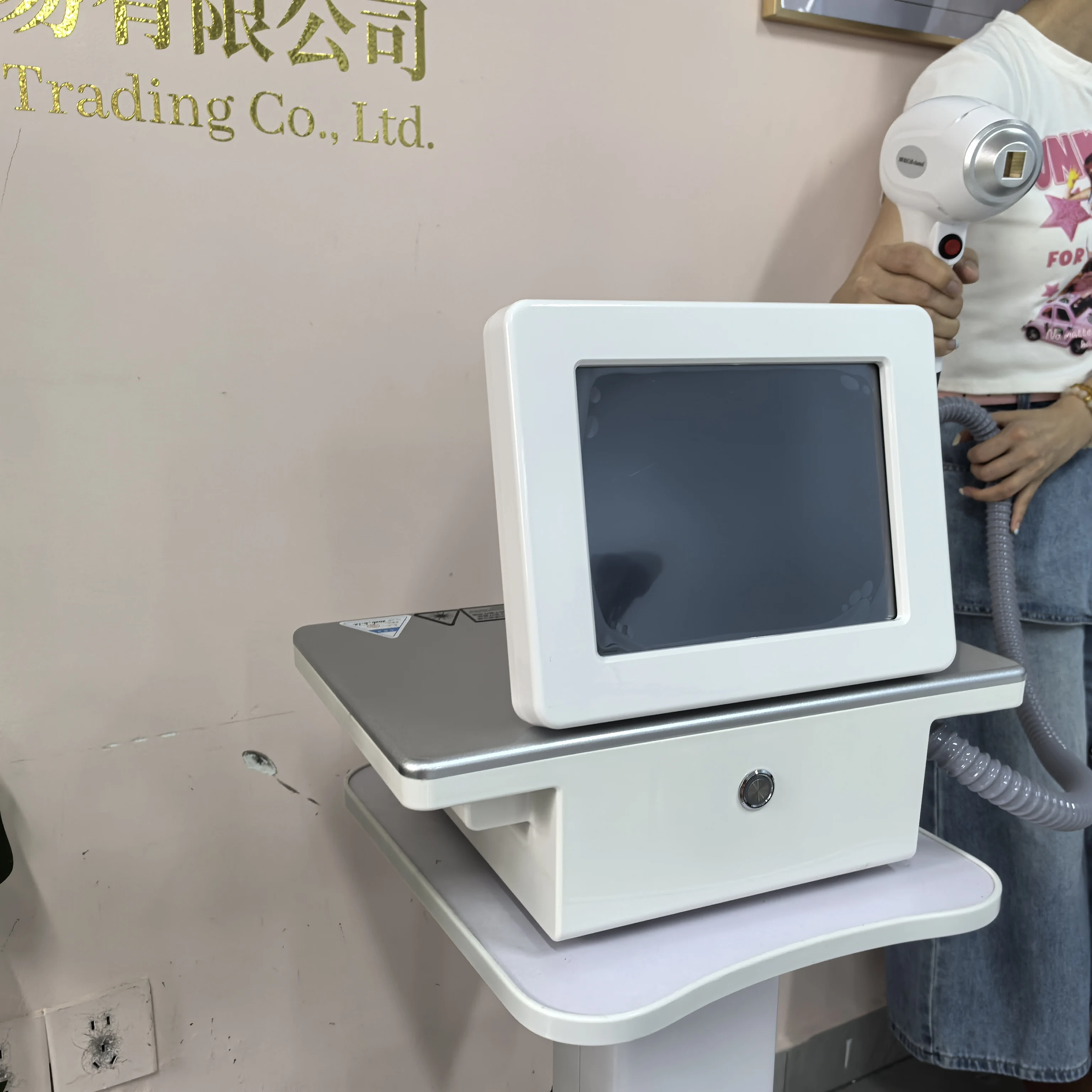 New 4000wUpgrade Mini Diode Laser Painless Hair Removal Machine With Skin Rejuvenation CE Certified‌ External Water Tank