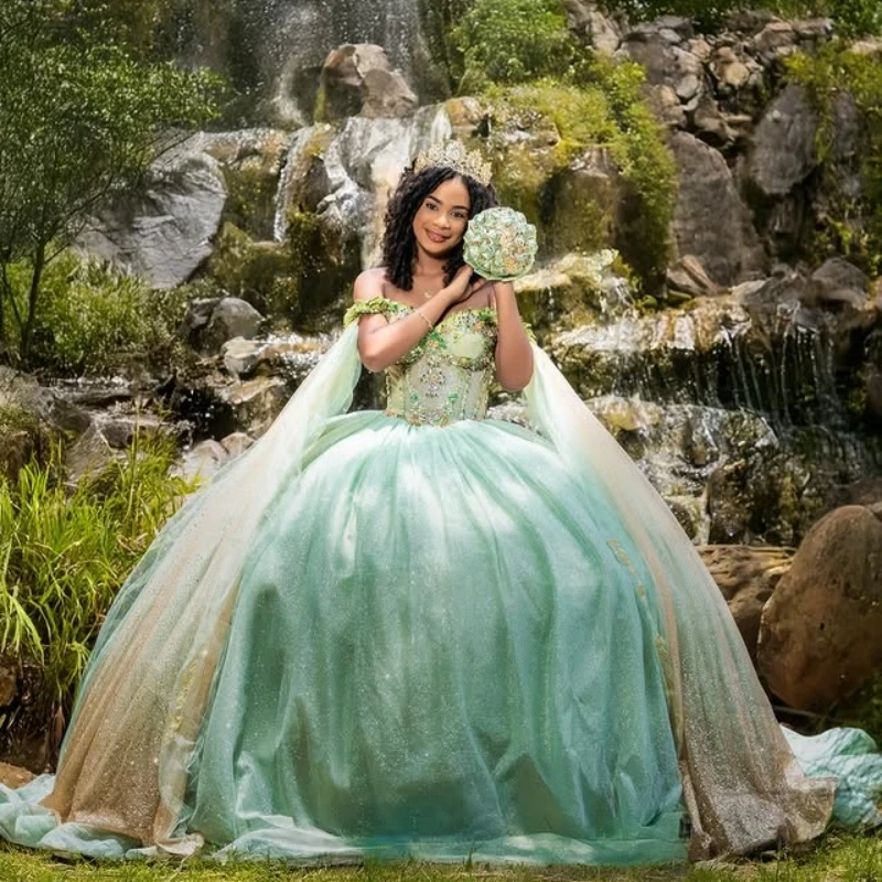 فساتين Quinceanera مخصصة باللون الأخضر النعناعي اللامع قبالة الكتف ترتر كريستال زين دانتيل ذيل طويل فيستدو 15 Quinceanera #6