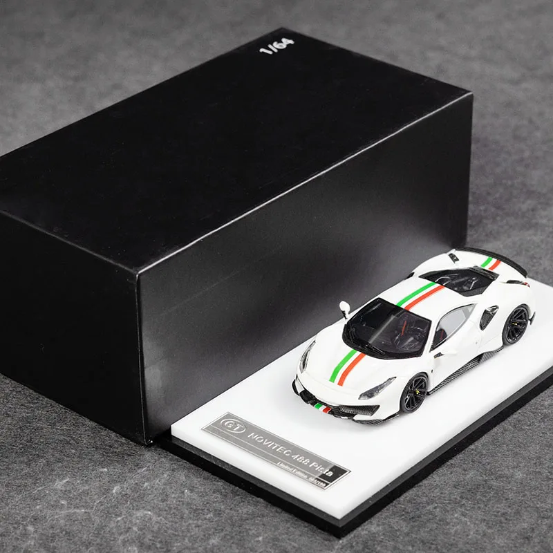 GT 1:64 488 PISTA Supercar Luminous Green resin car model