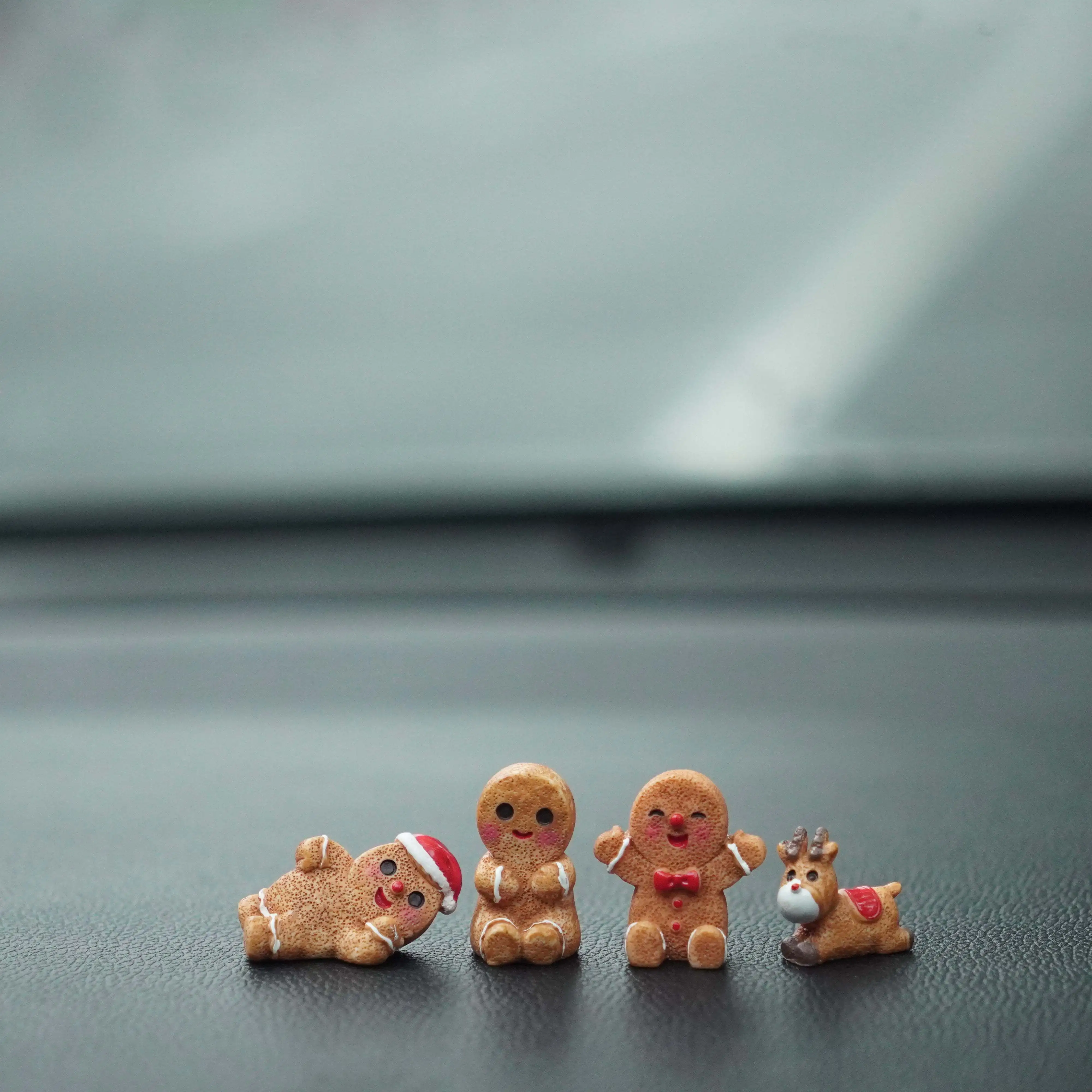 Charming Christmas Resin Figurines - Snowman & Reindeer - Perfect for Holiday Decor, Car Ornaments & Dollhouse Accessories