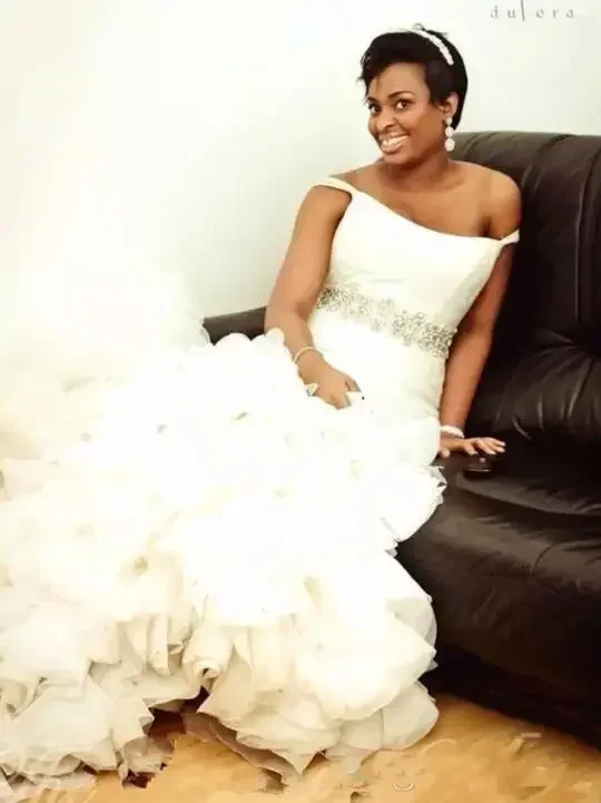 

Customized Off The Shoulder Beaded Belt Mermaid Wedding Dresses Vestidos Noiva Sweep Train Organza Multi-Layers Bridal Gowns