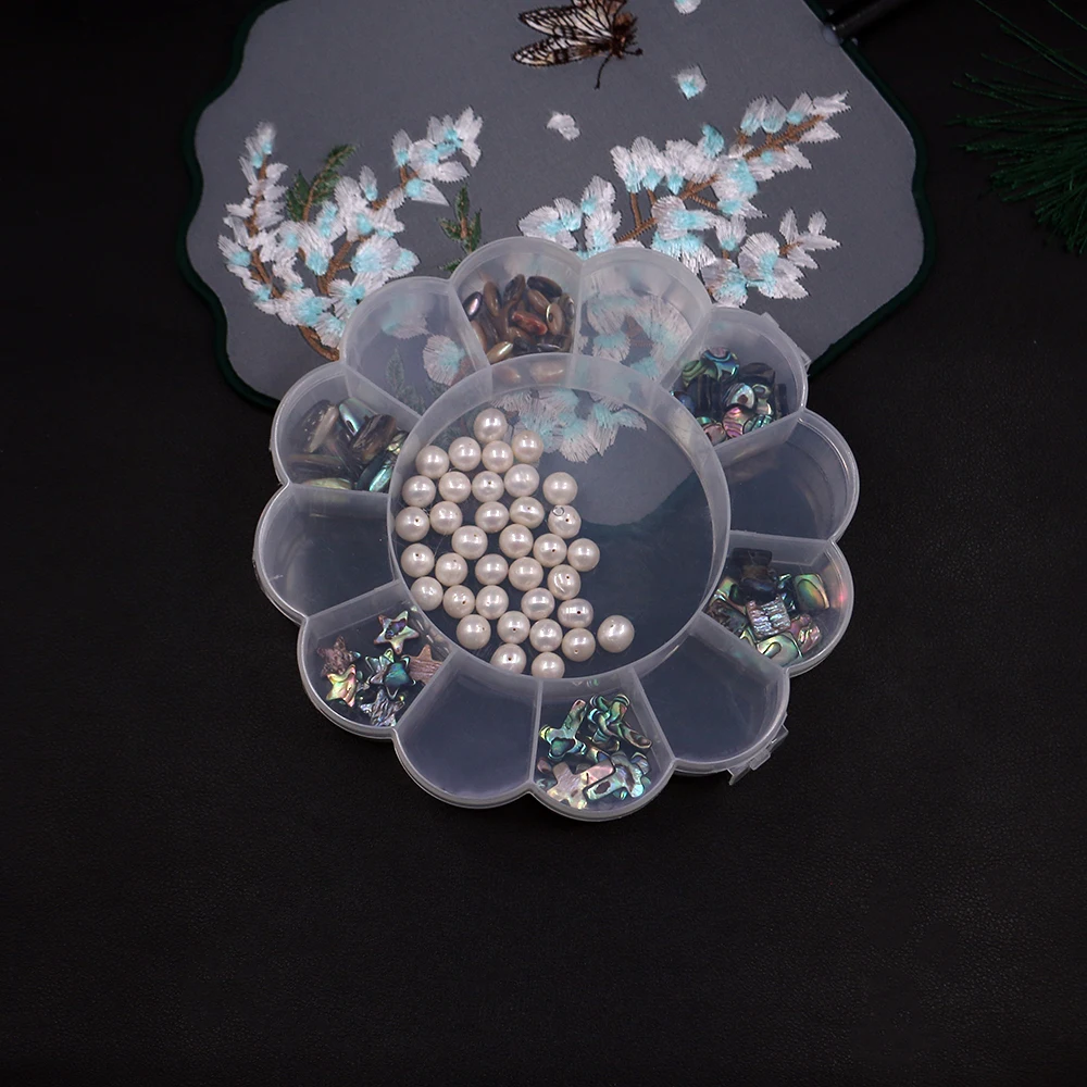 

152x152mm Multi-Compartment Transparent Plastic Floral Jewelry Packaging Box Flip-Top Snap-Closure Small Bead Display Tool 2pcs