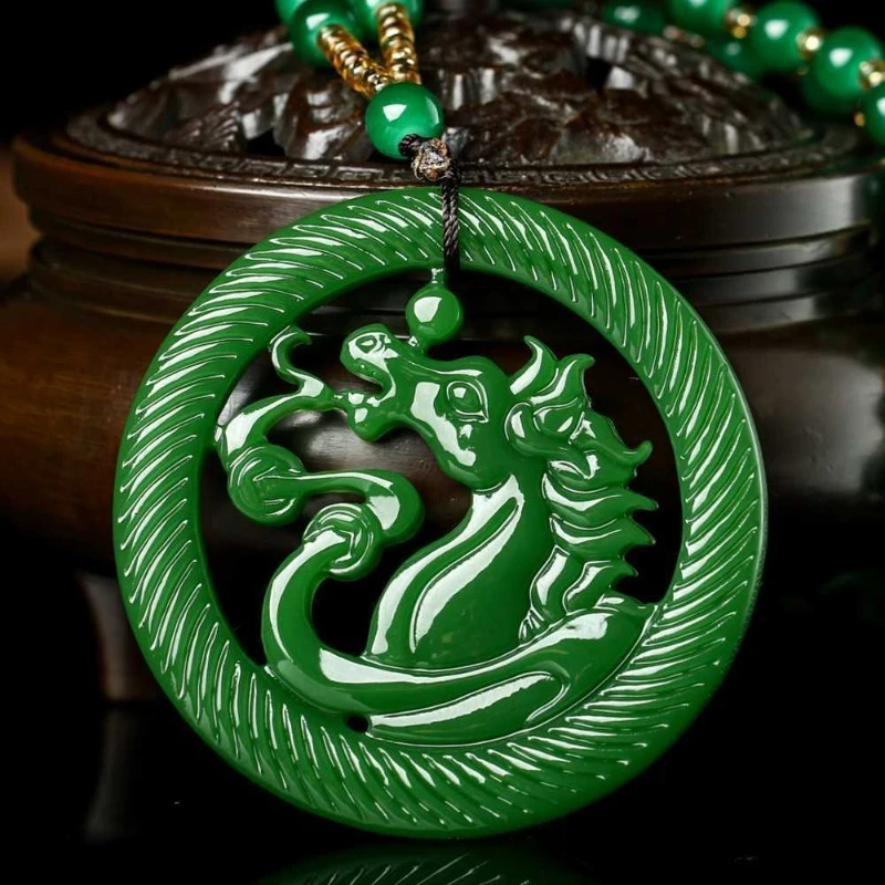 Spinach Green Jasper Hollowed Out Zodiac Horse Tag Pendant for Men and Women, and The Money Will Soon Be Successful.