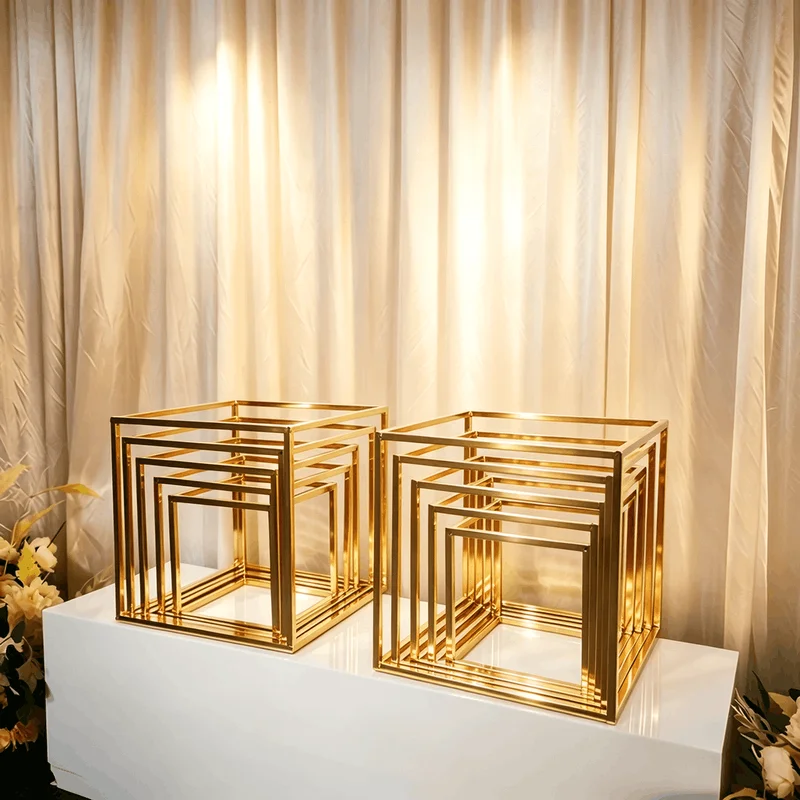 Wedding Welcome Area Props Iron Art Golden Box Shelves Geometric Road Guide Flower Arrangement Scene Layout for Special Events