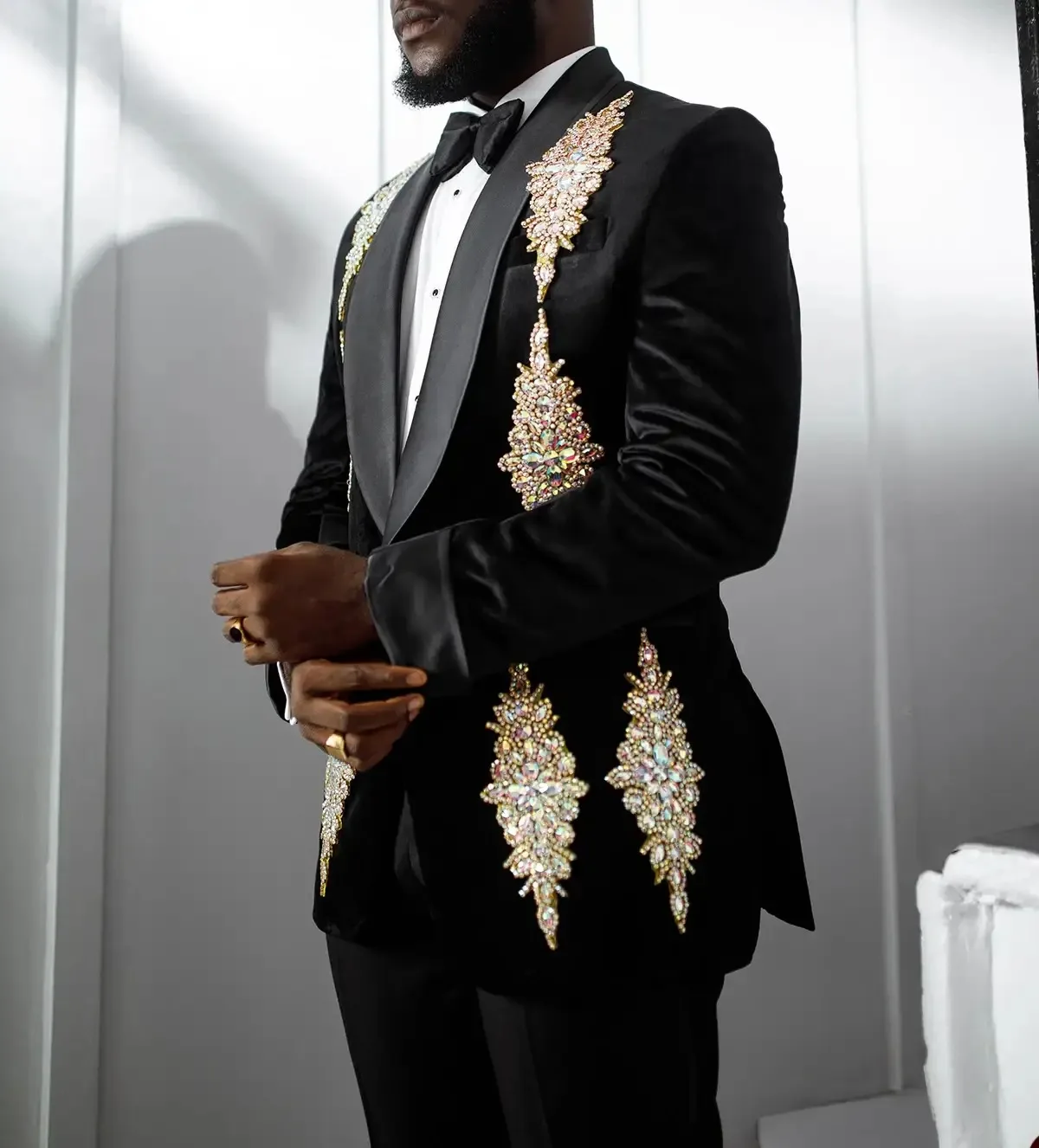 Customized Man Suits 2 PCS Blazer Pants Groom Tuxedo Velvet Handmade Beads Wedding Party Formal Occasions Tailor-Made Plus Size