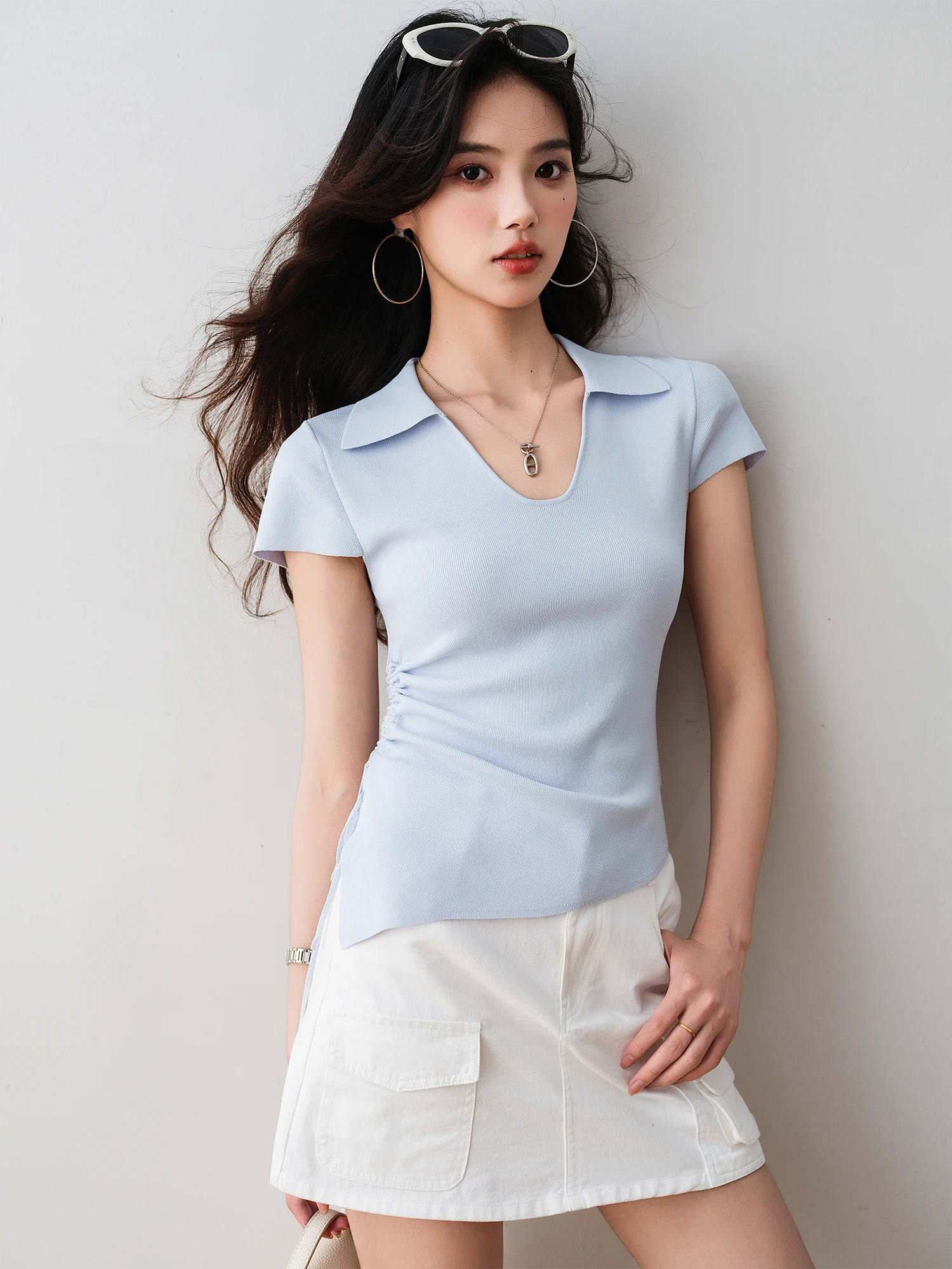 

Новинка: Летний трикотажный топ Slim Fit с плиссированной талией и отложным воротником, универсальный, приталенный, дизайн RONRON