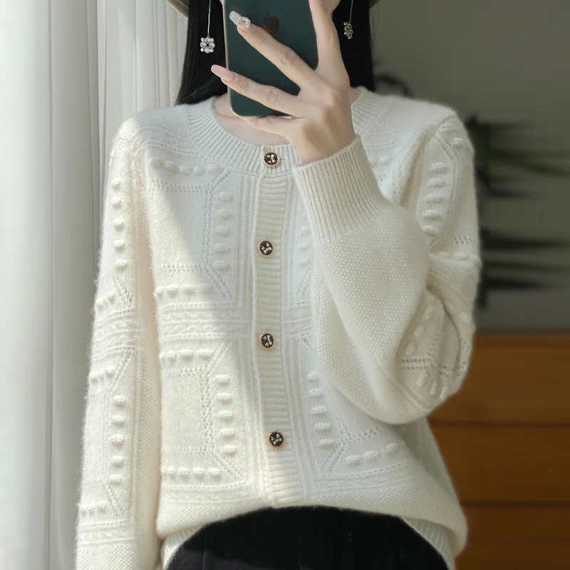 

2025 Autumn And Winter 100% Pure Wool Round Neck Women's Cardigan. Loose Long Sleeved Jacquard Jacket, Knitted Sweater