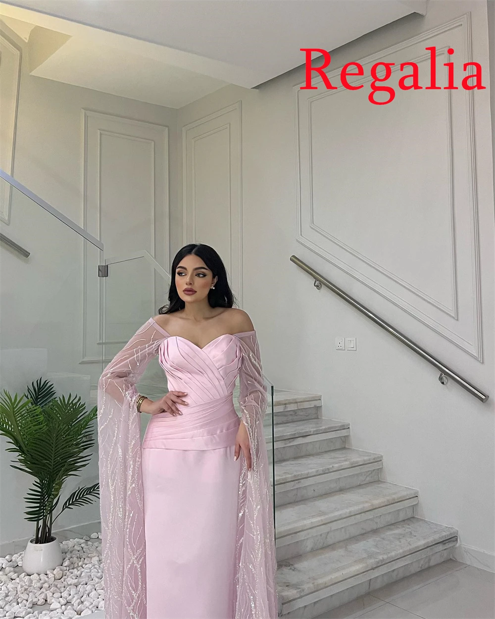 فستان سهرة أنيق من الساتان الوردي مخصص عالي الجودة على شكل قلب وأكمام طويلة فساتين العودة للوطن فاخرة فيستدو دي فيستا