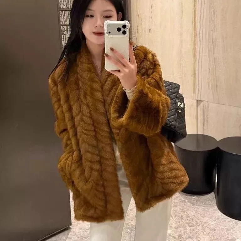 

2026 New Fashion Casual Imitation Fox Fur Coat Female Short Loose Comfortable Winter Jacket Faux Fur Coat Womens Clothing