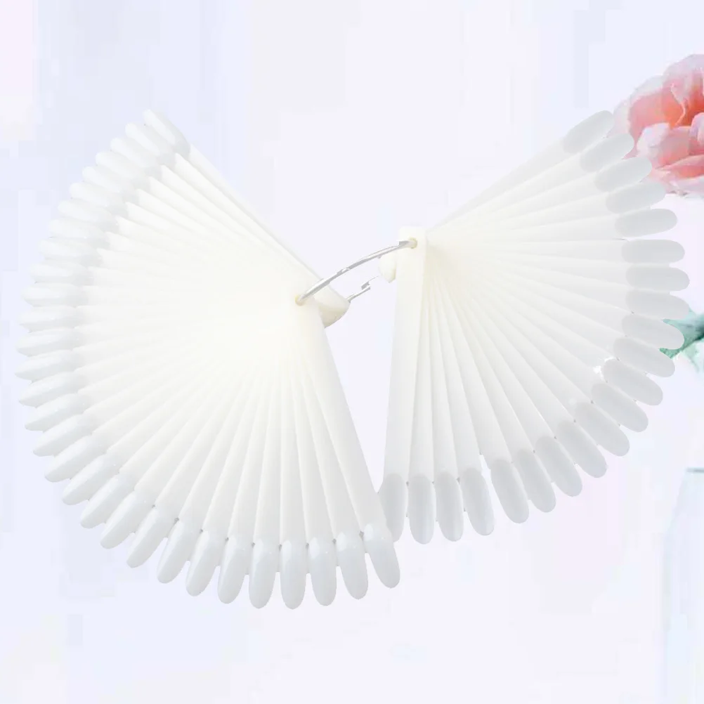 2 セットの尖ったネイルカラーディスプレイチャート扇形の耐久性のあるネイルアート練習用ポリッシュスティックペディキュア用