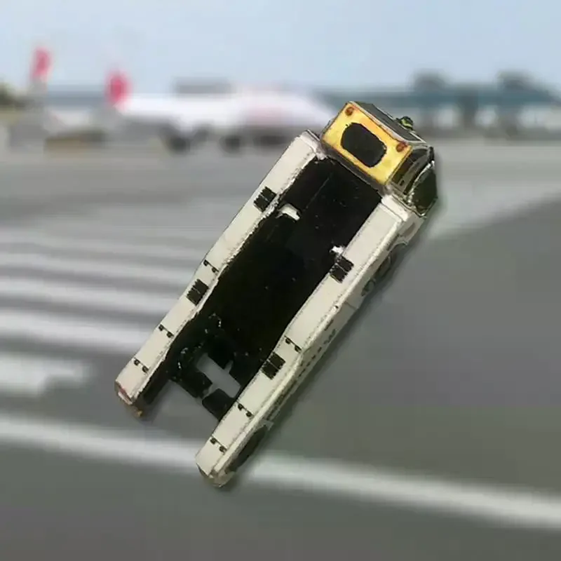 /Cna/1:400 4 Rounds Airport Ground Handling Car Simulation Model Suitable For 380 Wide-body Aircraft