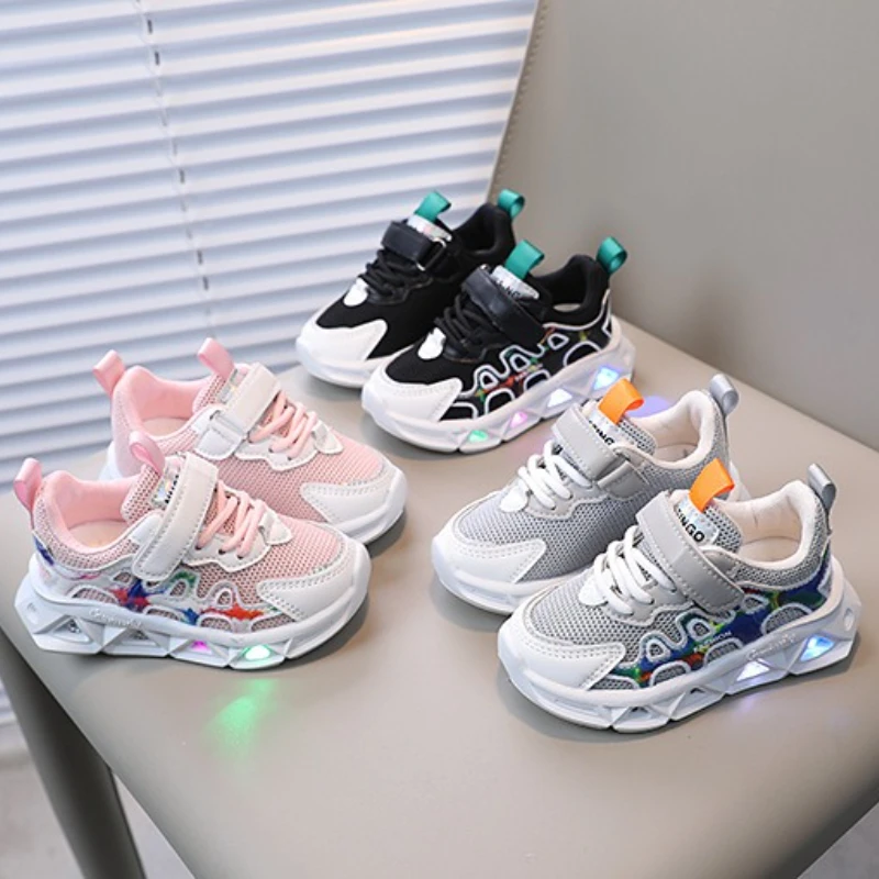 

Fashion Girls' Shoes Spring New Kids LED Light Shoe Soft Soled Boys' Shoes Anti Slip Child Sports Shoes Simple Girls Casual Shoe