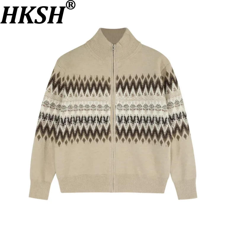 

HKSH Autumn Winter New Men Trend Loose Sweater Cardigan High Street Zipper Knitted Print Stand Collar Jacket Elegant Ins HK12454