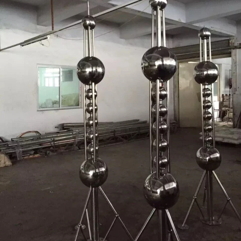 Spherical multi-pin decorative lightning rod