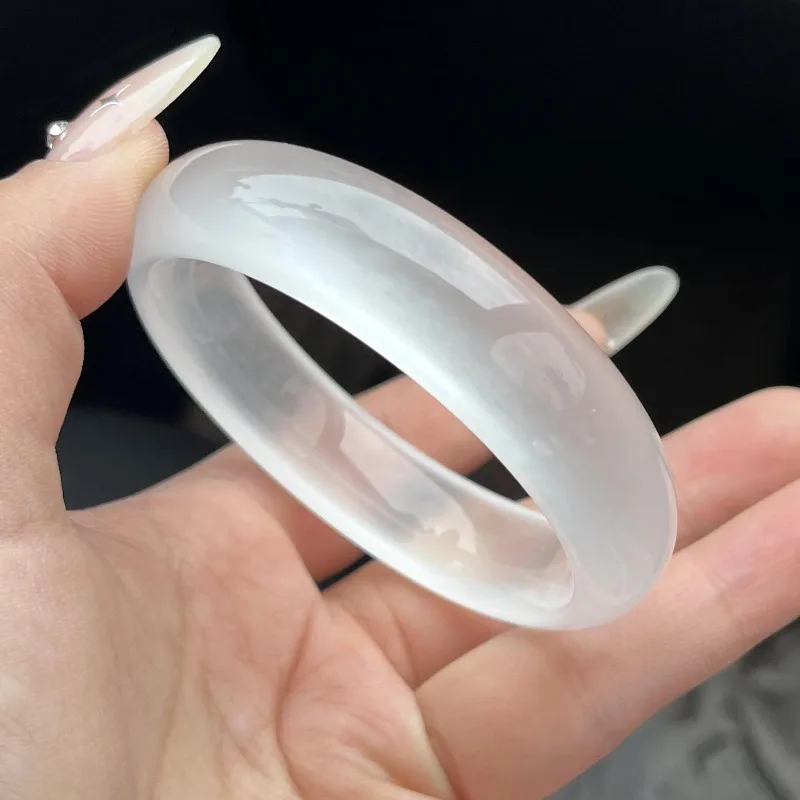 

Natural Ice-transparent White Moonlight Quartzite Jade Bracelet, Fashionable and Versatile and Simple