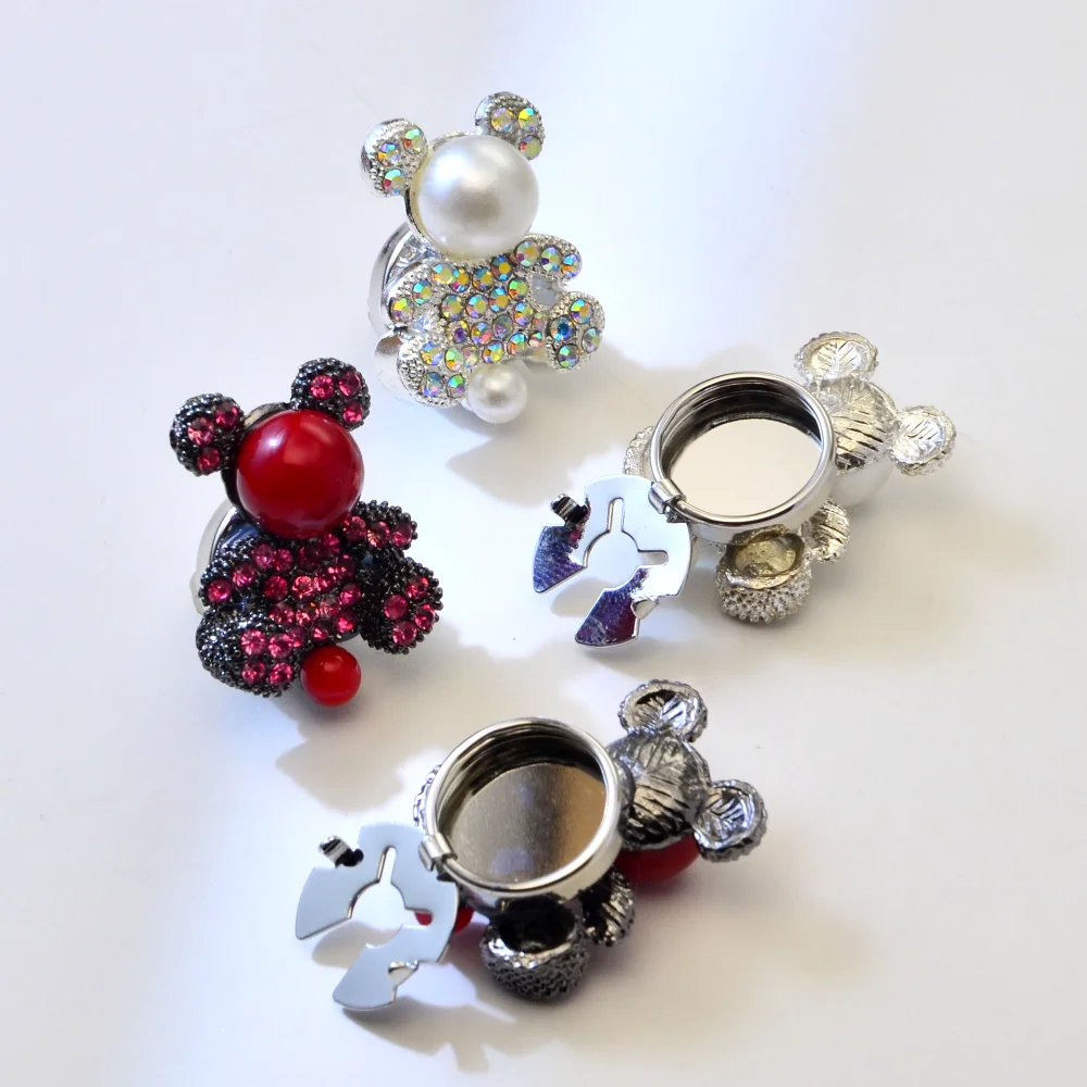 Cute and Playful Teddy Bear Shaped Pin Full Diamond Pearl Bear Cufflink Pearl Decorative Cufflinks Accessories