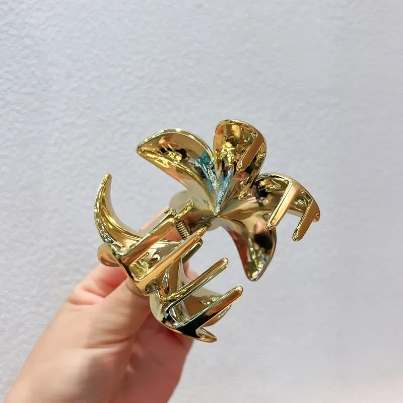 Простая золотая и серебряная заколка для волос Plumeria для женщин, элегантная темпераментная блестящая заколка в виде акулы, модная заколка для волос с хвостиком для девочек