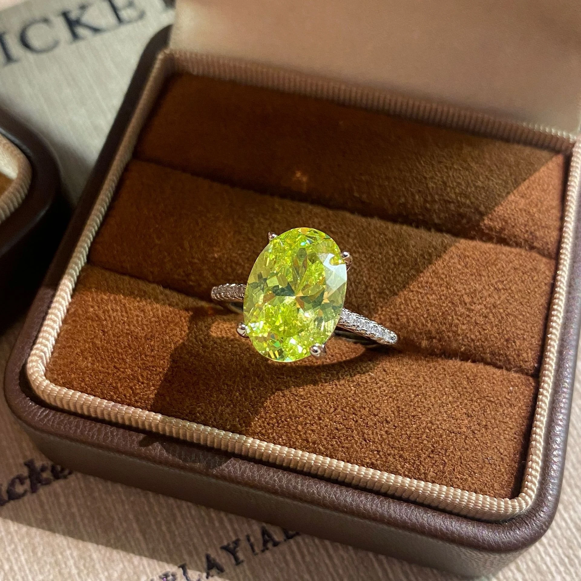 925 Sterling Silber Vogelnest-Schliff Papalacha Hochkarätiger Diamant Luxuriöser Taubenei-Funkelnder Schmuck Ehering – Detail 4