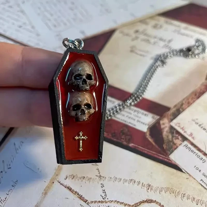 American Red Blood Pool Drip Glue Double Skull Head Cross Coffin Pendant Necklace Men Rock Nightclub DJ Party Jewelry Necklace