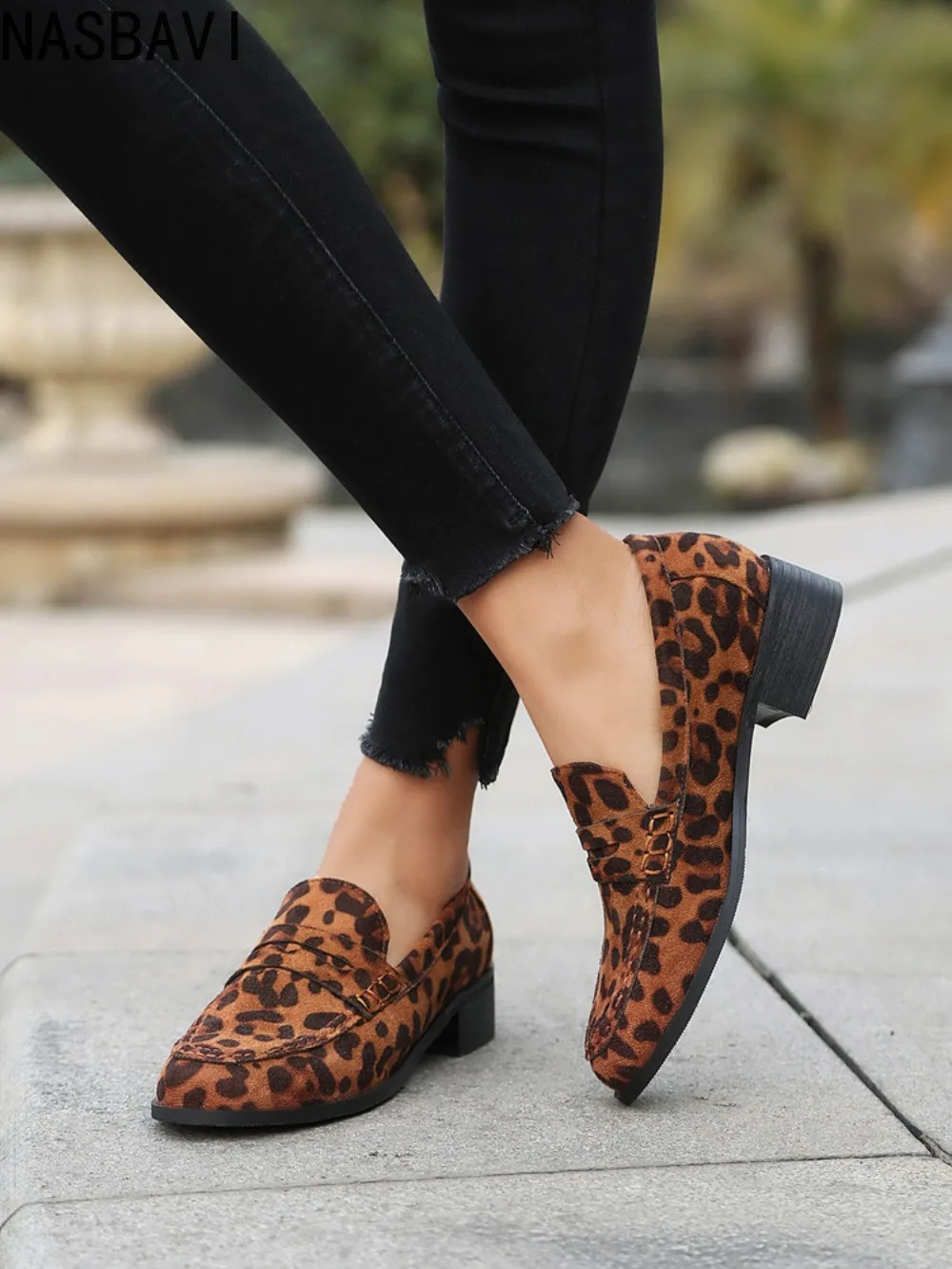 

Женские замшевые лоферы с круглым носком и квадратным каблуком, в британском стиле, с леопардовым принтом, новые, весна 2026, размеры 36-48