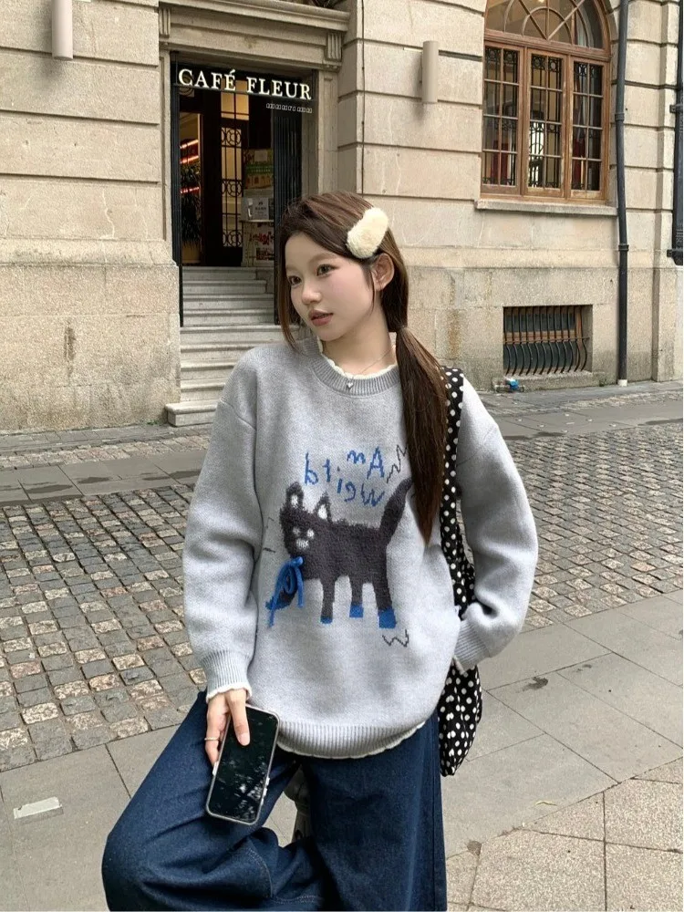 부드럽고 아늑한 여성 니트 스웨터 2025년 가을 신상 캐주얼 루즈핏 귀여운 자수 니트웨어 라운드 넥 롱 스웨터