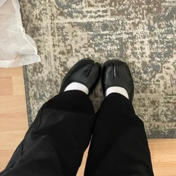 IPPEUM Flats Split Toe Schuhe Plus Größe 42 Loafer Braune Schuhe Schwarzes Leder Damen Mary Janes Tabis