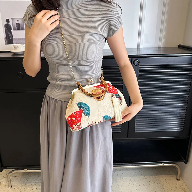 2024 nuove donne Vintage frangia Shell Clip catena borse a tracolla Designer Prom borsa a tracolla gru che volano piccole borse e portamonete