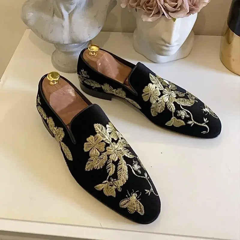 Loafers Men Shoes Fashion Black Imitation Suede Gold Embroidery Flower Business Casual Shoes  Sapatos Para Hombre