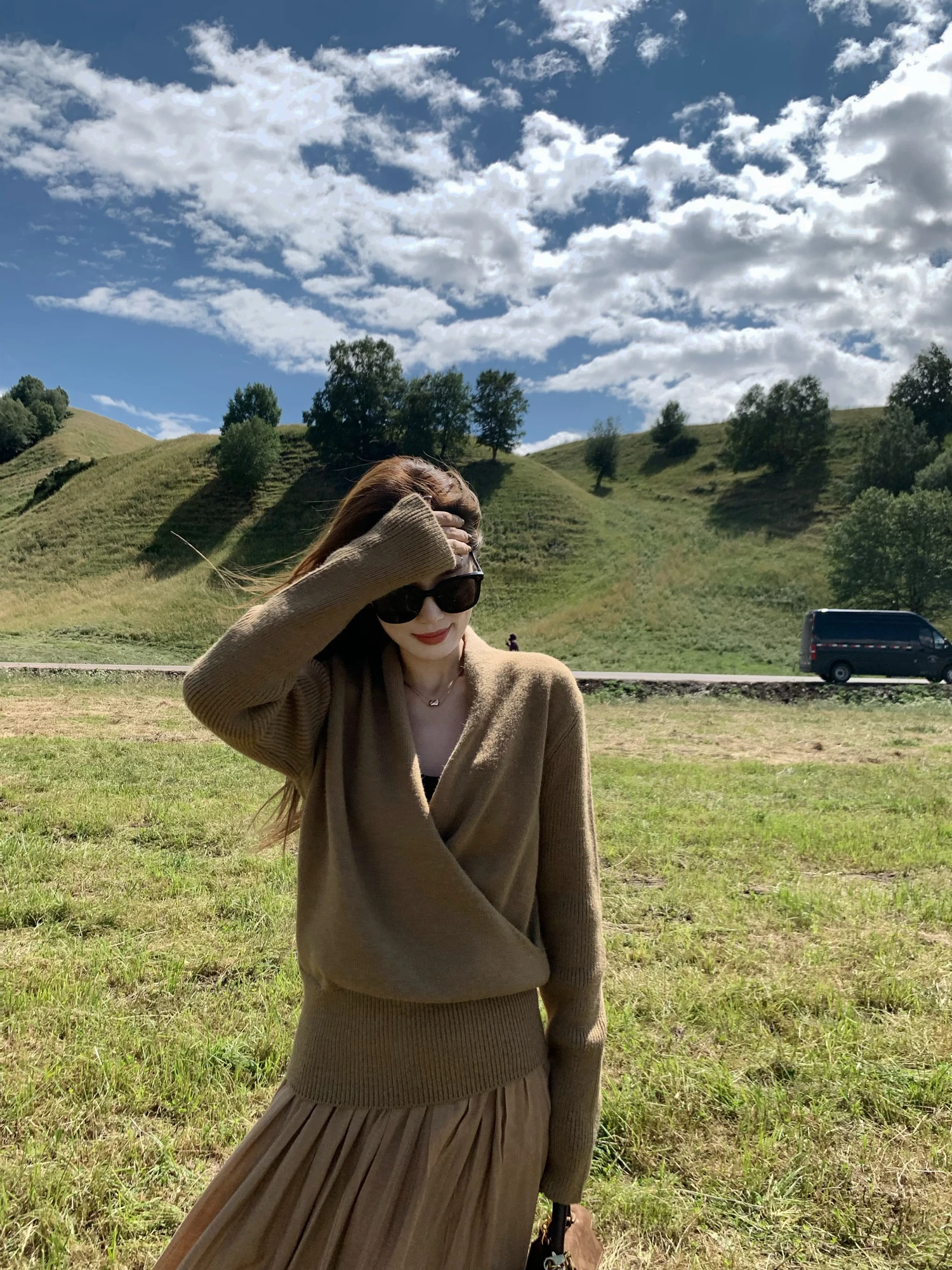 

Ultra Soft Furry Overhead Sweater Versatile Wearing Methods Warm Casual Loose Fit Long Sve V-Ne Knitted Nylon Blend Wome...