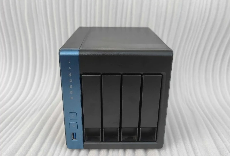 95% New TS-451D 4 Four-Bit  Storage Personal Enterprise Cloud Disk 4K J4025 Black