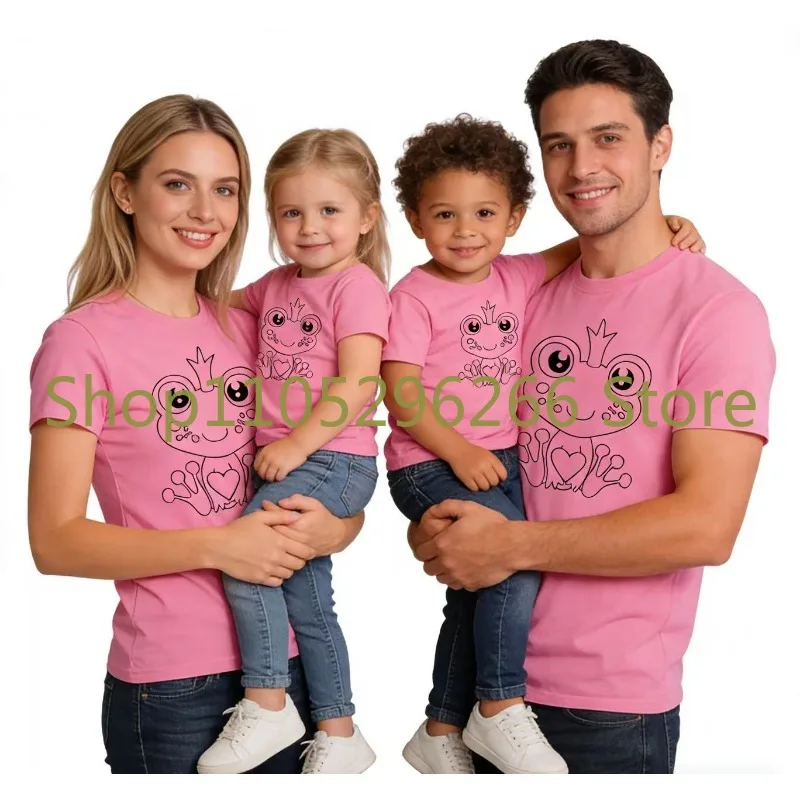 

Новинка 2026: Летний комплект с принтом лягушки для всей семьи – футболка из чистого хлопка с коротким рукавом и круглым вырезом для детей