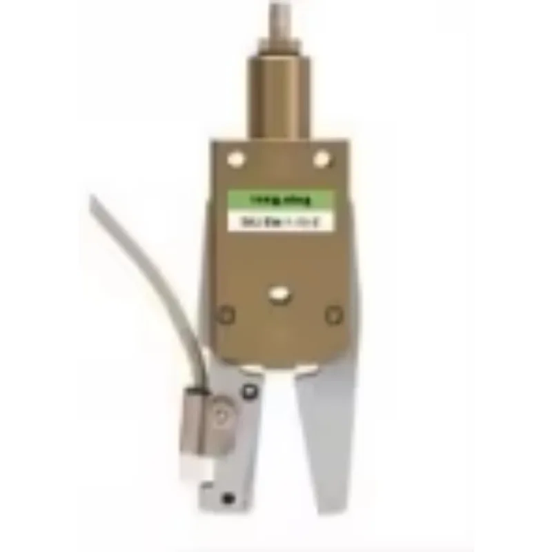 Pneumatic Robot Gripper for Injection Molding | EOAT Mini Chuck Fixture Sprue Picker | SKJ(CHK)-EM 1-12-C Robotic End Effector
